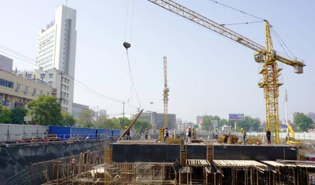 中国工程现场施工人数达到6万人规模之大让外媒咋舌不已(图2)